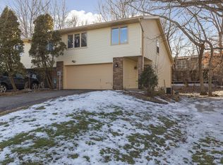 4587 Cantebury Cir, Eagan, MN 55123
