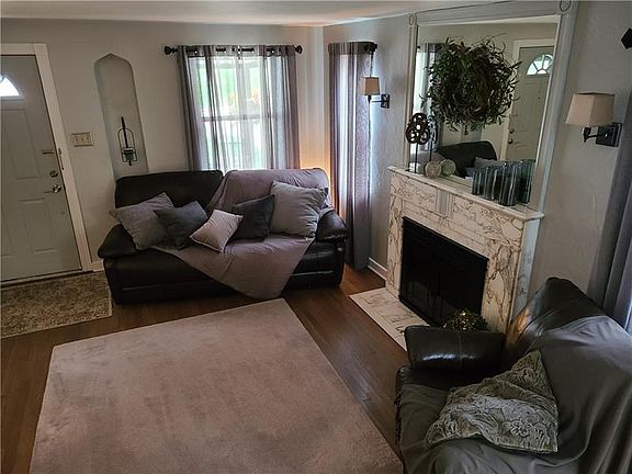 5th image of 3846 Lawnview Ave