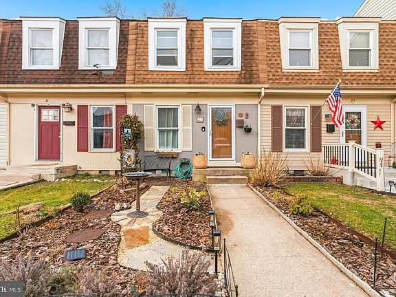 2nd image of 23 Coatsbridge Ct #19-F