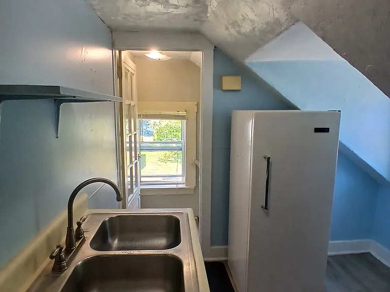 1310 E Broadway St #3 — Photo 4