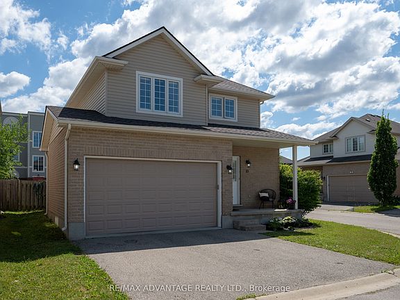 2nd image of 960 Bitterbush Cres #10
