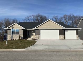3333 Largo Ridge Dr, Green Bay, WI 54311