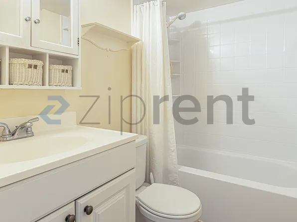 5755 Peregrine Ave, Orlando, FL 32819