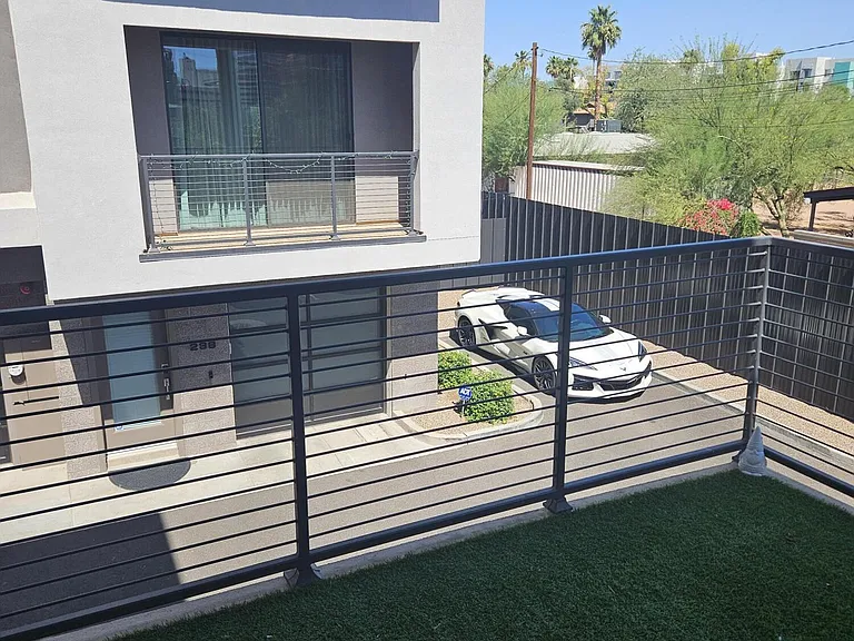 214 S Roosevelt St #L — Photo 37