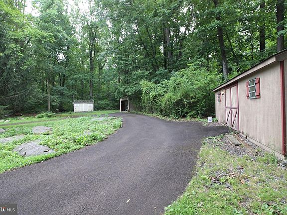 4th image of 1926 Bethlehem Pike