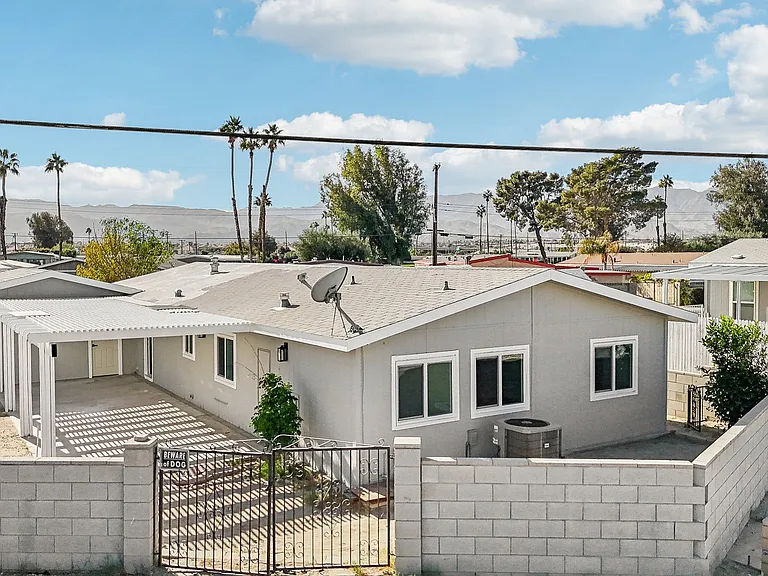 73300 Broadmoor Dr — Photo 31