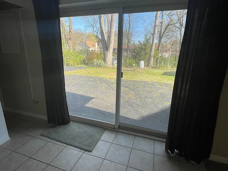 11289 Briarstone Dr — Photo 16