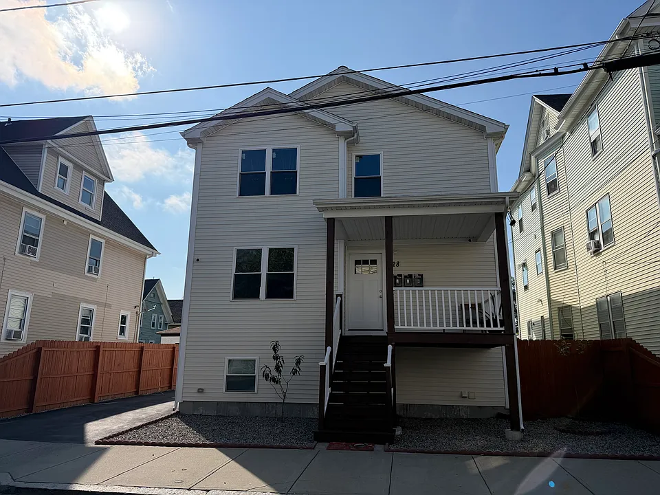 29 Reynolds Ave #1