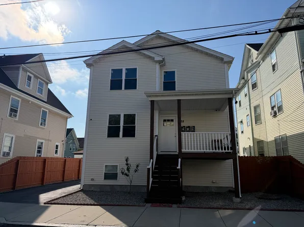 29 Reynolds Ave #1, Providence, RI 02905