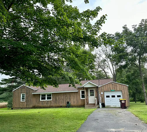 1549 W River Rd Photo 1