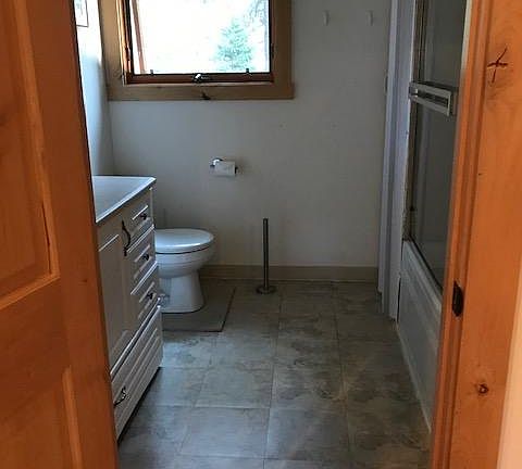5th image of 7820 Mashie Ave #2