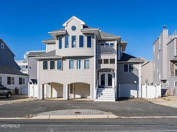 2nd image of 42 Bay Breeze Drive