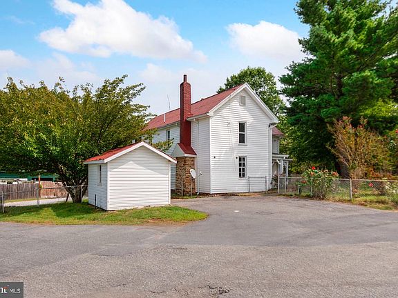 3rd image of 3720 Bell Rd