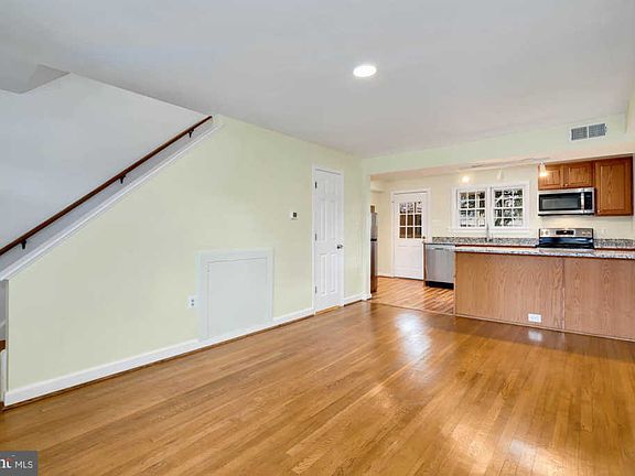 5th image of 107 S Virginia Ave #399