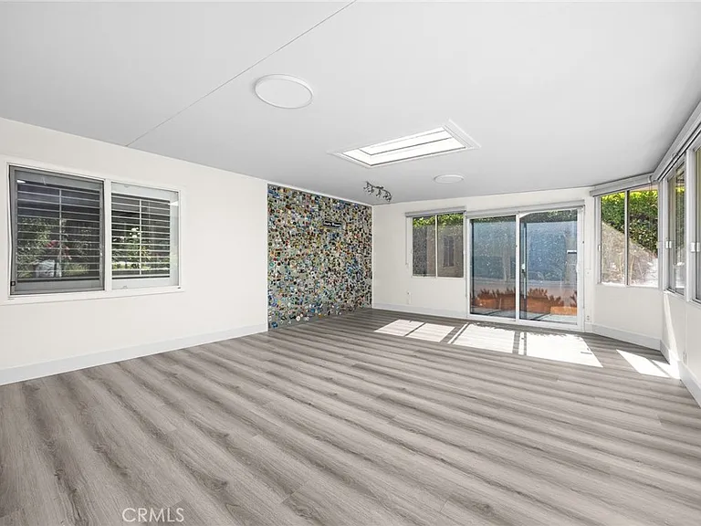 647 W Montecito Ave — Photo 18