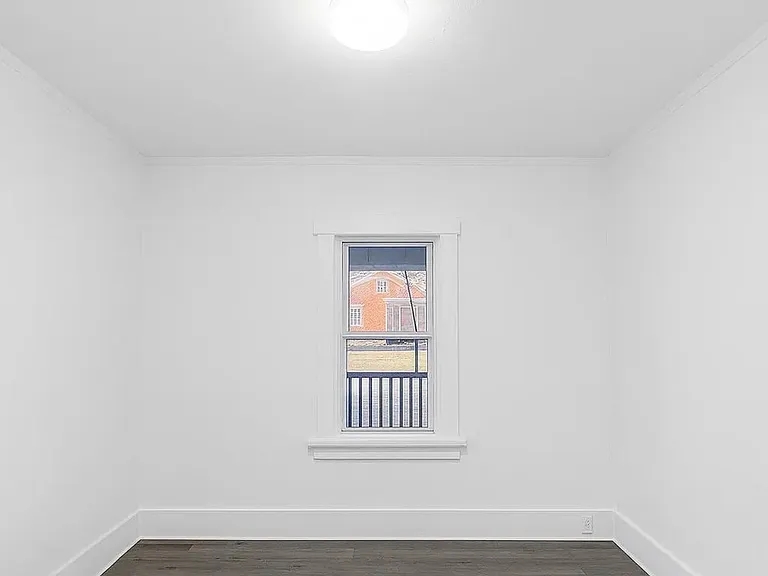 910 W Virginia Ave — Photo 7