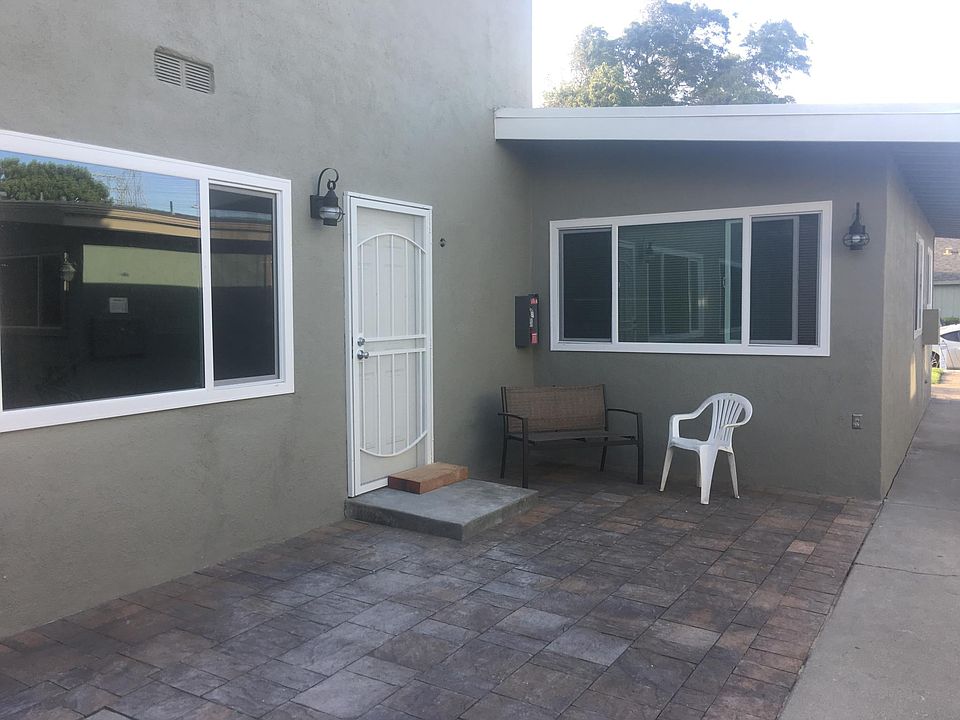 Nice patio, perfect for your bbq.