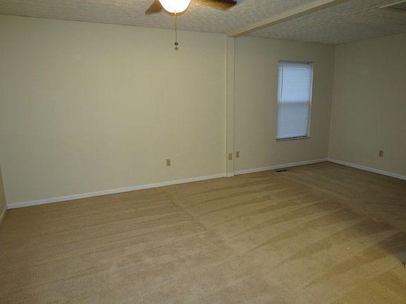 4th image of 947 Radbourne Dr