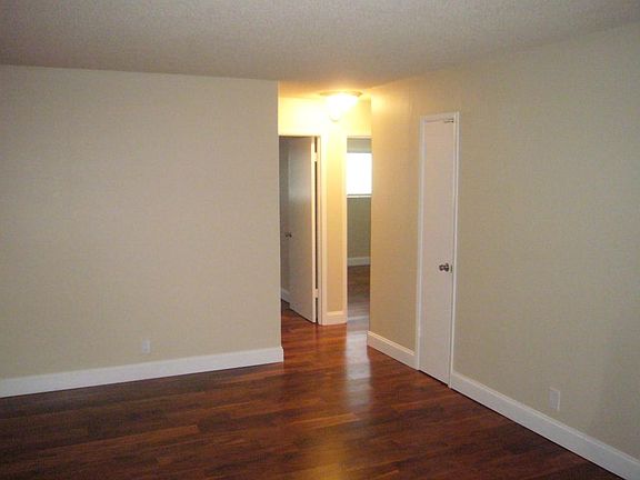 2nd image of 581 Nello Dr APT 2