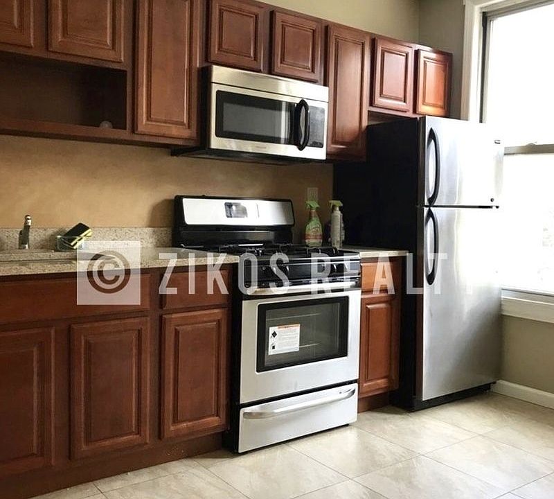 1st image of 2539 37th St APT 3B