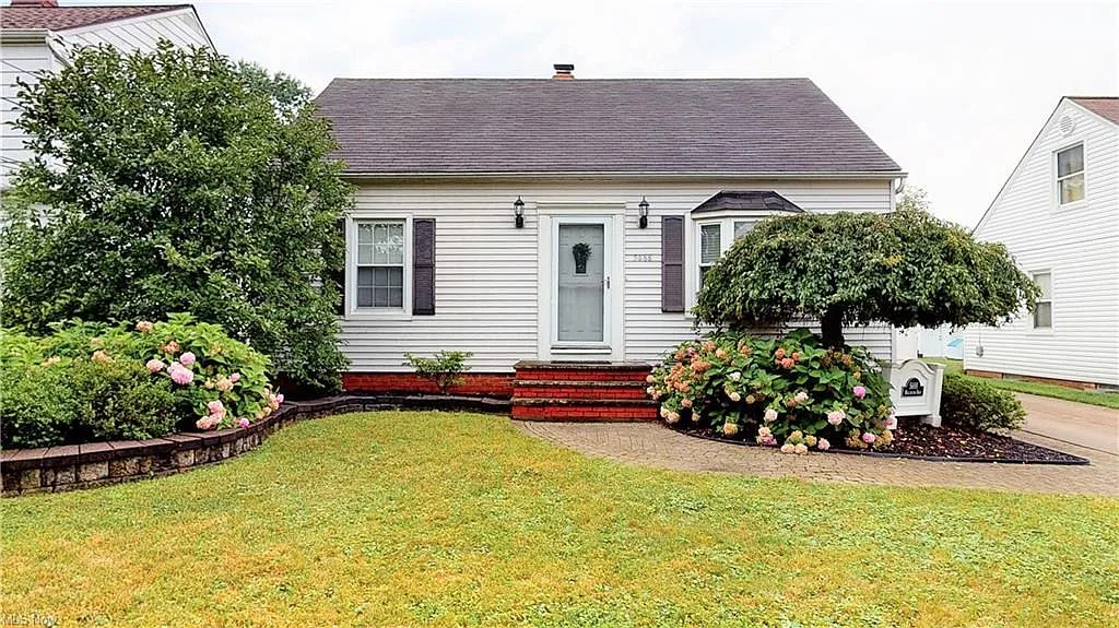 5688 Wellington Rd photo 1