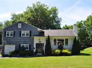 30 Rutledge Rd, Scarsdale, NY 10583