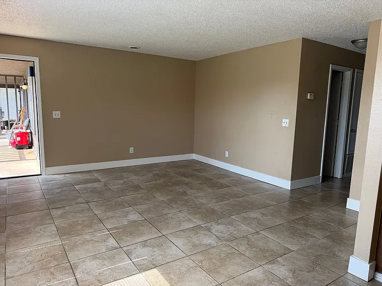 1248 W Sunset Dr — Photo 7