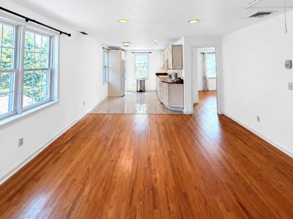 104 Rowayton Ave