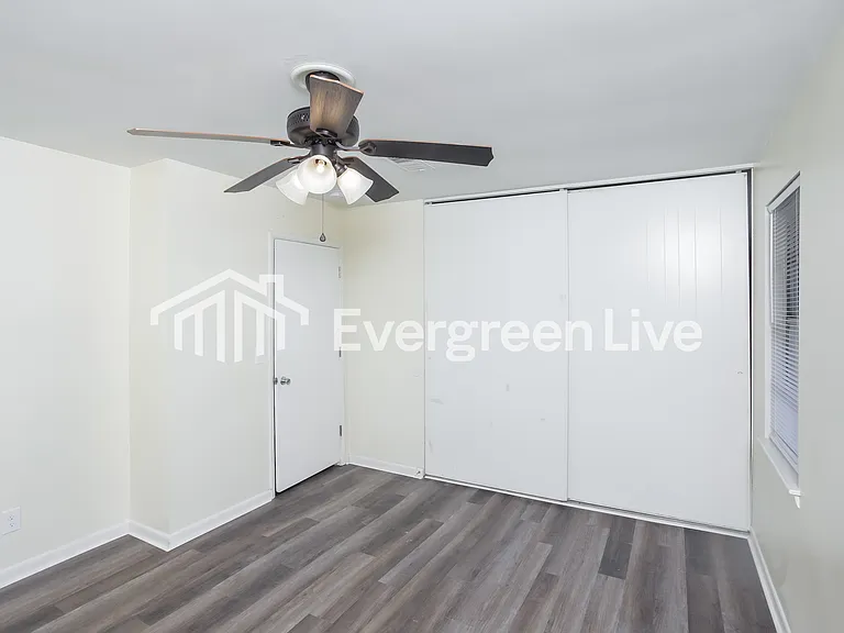 1605 Ashford Ln — Photo 8