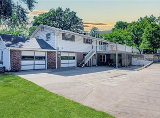 4315 NE Sunnybrook Ln, Kansas City, MO 64117