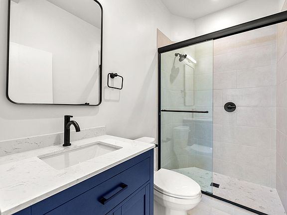 4th image of 2127 Greenwich St #2127