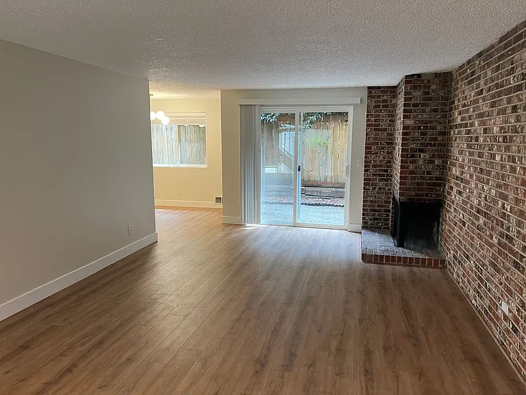 14309 NE 7th Place — Photo 6
