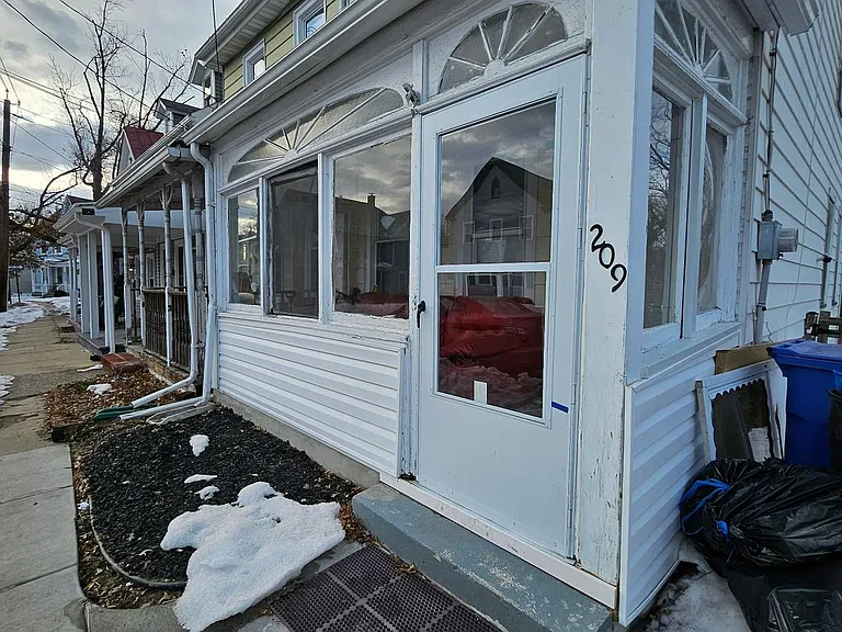 209 Mill St — Photo 1