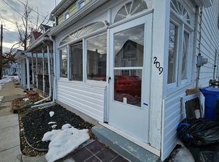 209 Mill St, Mount Holly, NJ 08060