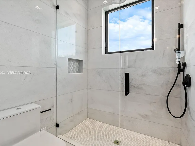 W 51st St — Photo 16