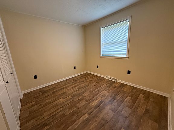 5th image of 209 Fort Edward Rd APT A