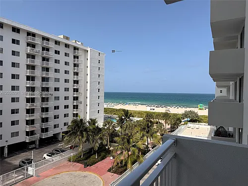 345 Ocean Dr #623 Photo 1