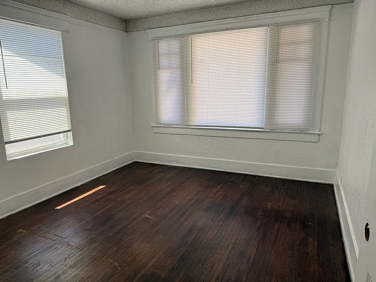 3506 E Illinois Ave — Photo 9