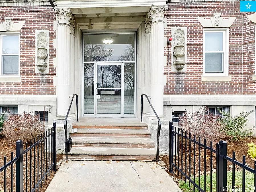 2nd image of 143 Park Dr #143PD-39