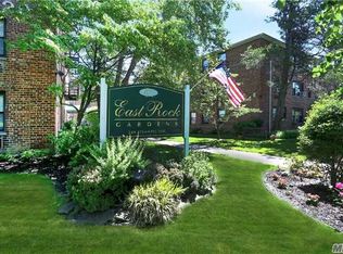 320 Atlantic Ave, East Rockaway, NY 11518