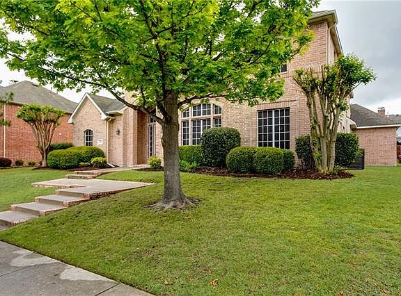 3rd image of 2908 Oates Dr
