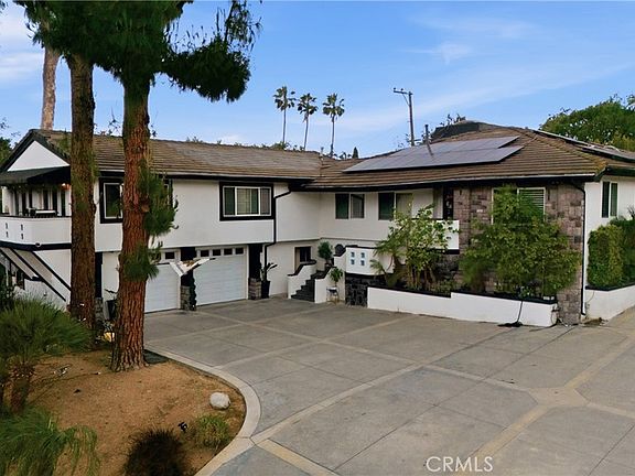 2nd image of 520 W Hermosa Dr