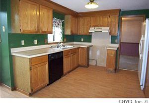 4th image of 8579 Bayview Dr