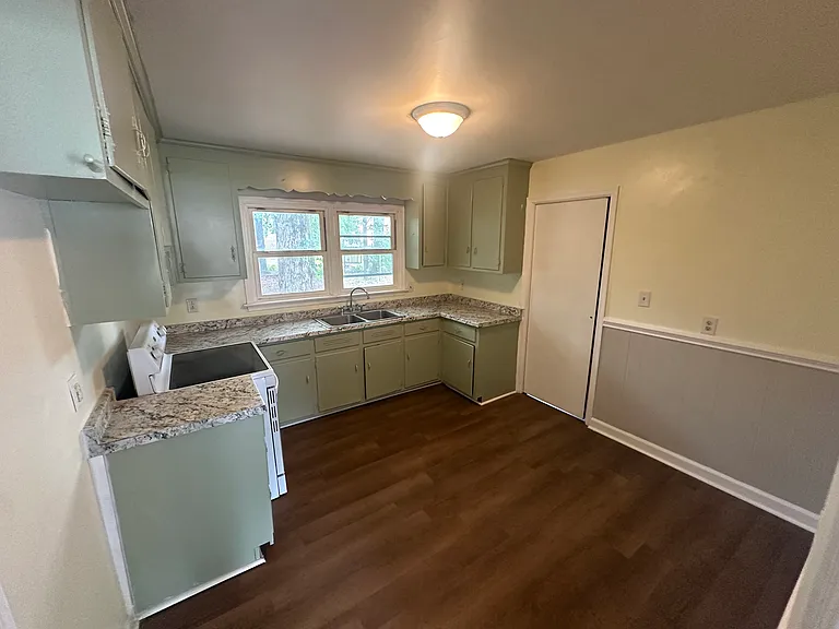 37 Colony Rd — Photo 10