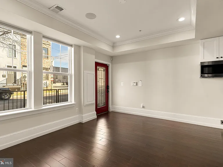 1609 Levis St NE — Photo 6