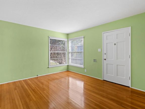 5th image of 2346 20th St APT B