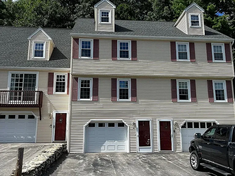 30 Hawkstead Holw — Photo 1