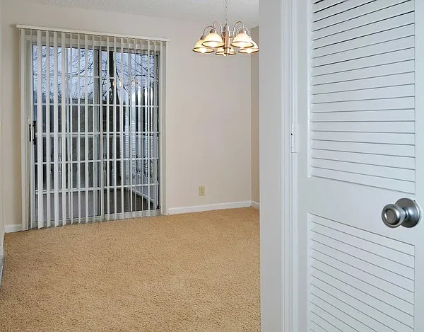 Piccadilly Apartments — Photo 36