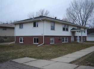 409 27th St NE, Rochester, MN 55906