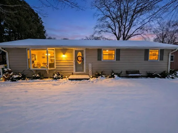 1205 S Taylor St, Green Bay, WI 54304